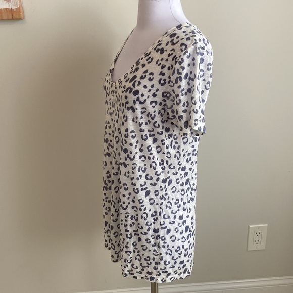 Rails Cara Snow Leopard Linen Blend Tee - Picture 6 of 10